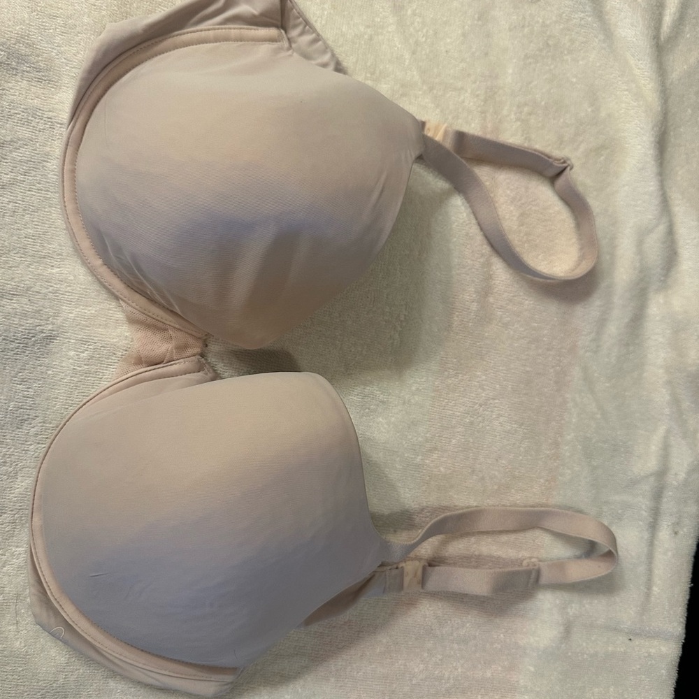 Victoria’s Secret Everyday Light Pink T-Shirt Bra - Women Intimates